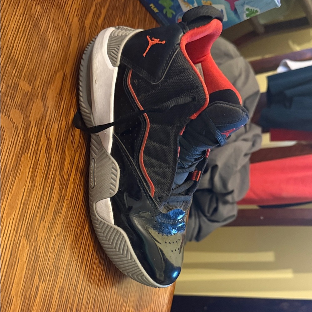 Jordan Kids Black and Red High-Top Sneakers 4Y
